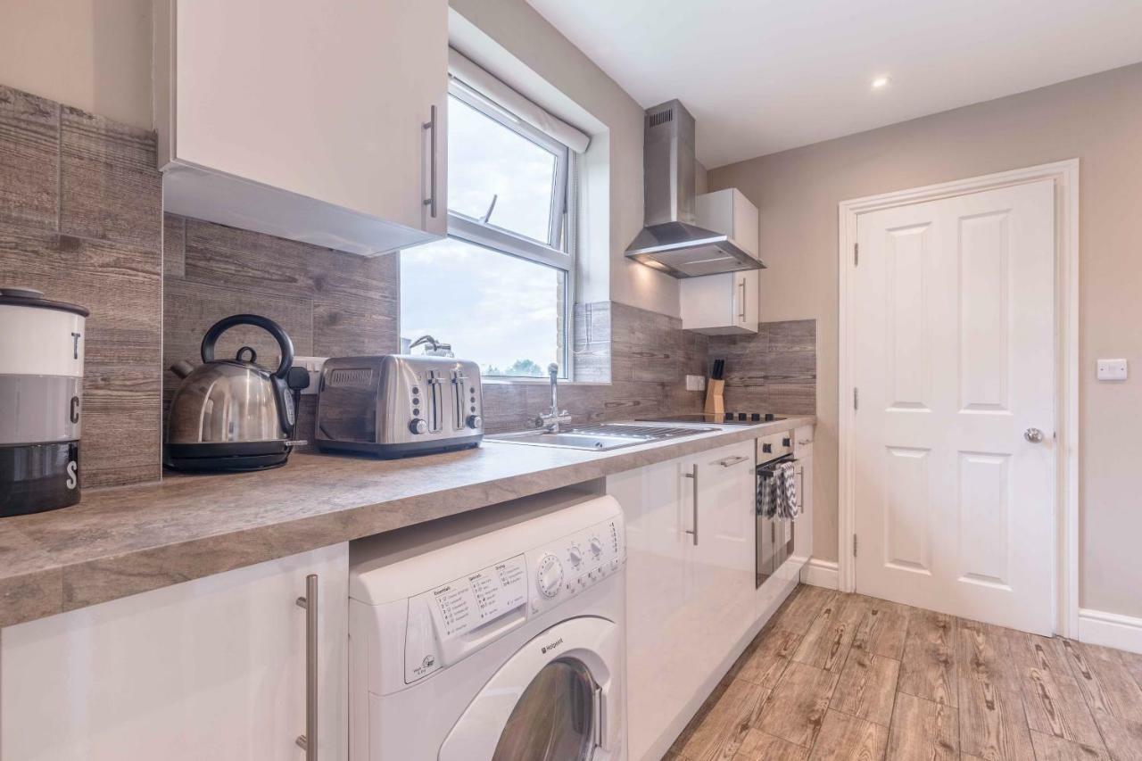 Modern Apartment Within Short Walk Of The Castle, High Street And Long Walk - Free Parking Windsor Zewnętrze zdjęcie