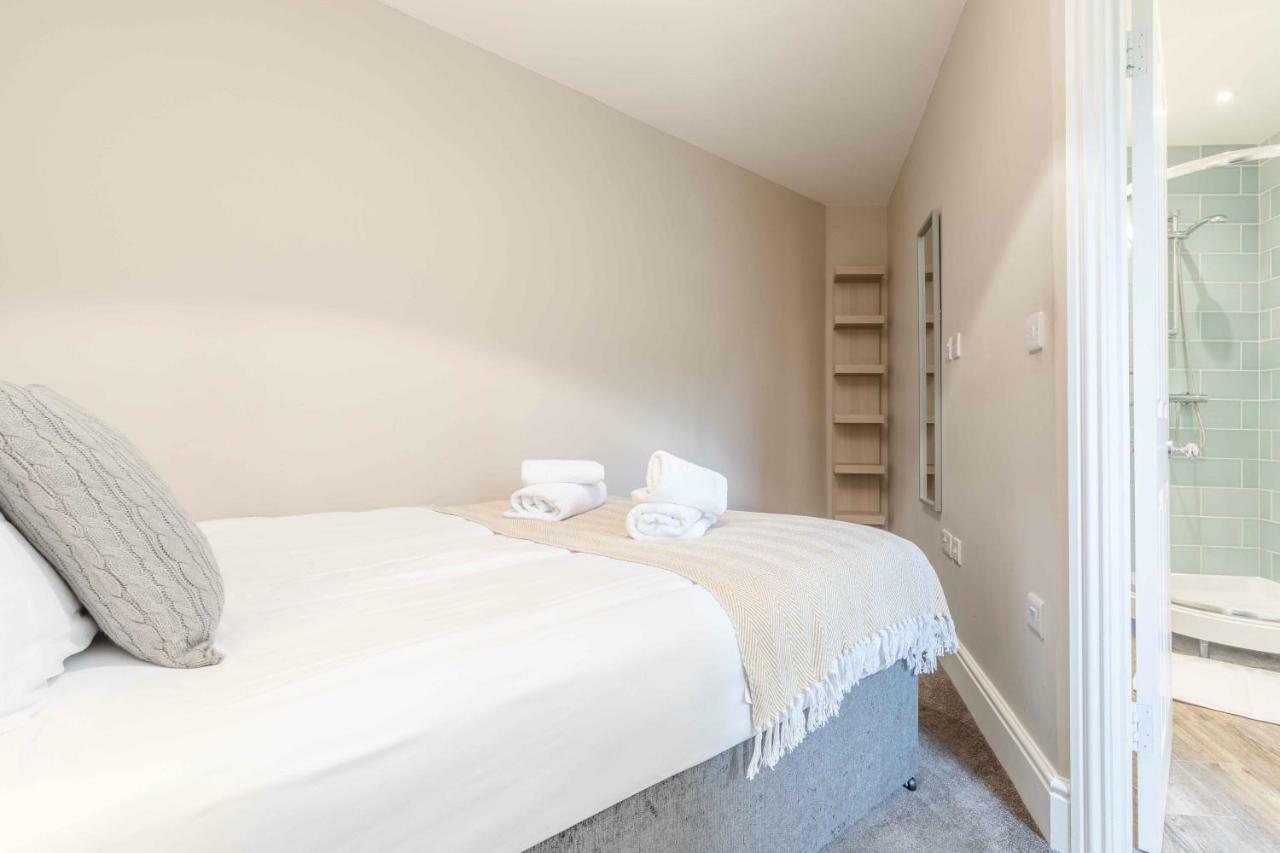 Modern Apartment Within Short Walk Of The Castle, High Street And Long Walk - Free Parking Windsor Zewnętrze zdjęcie